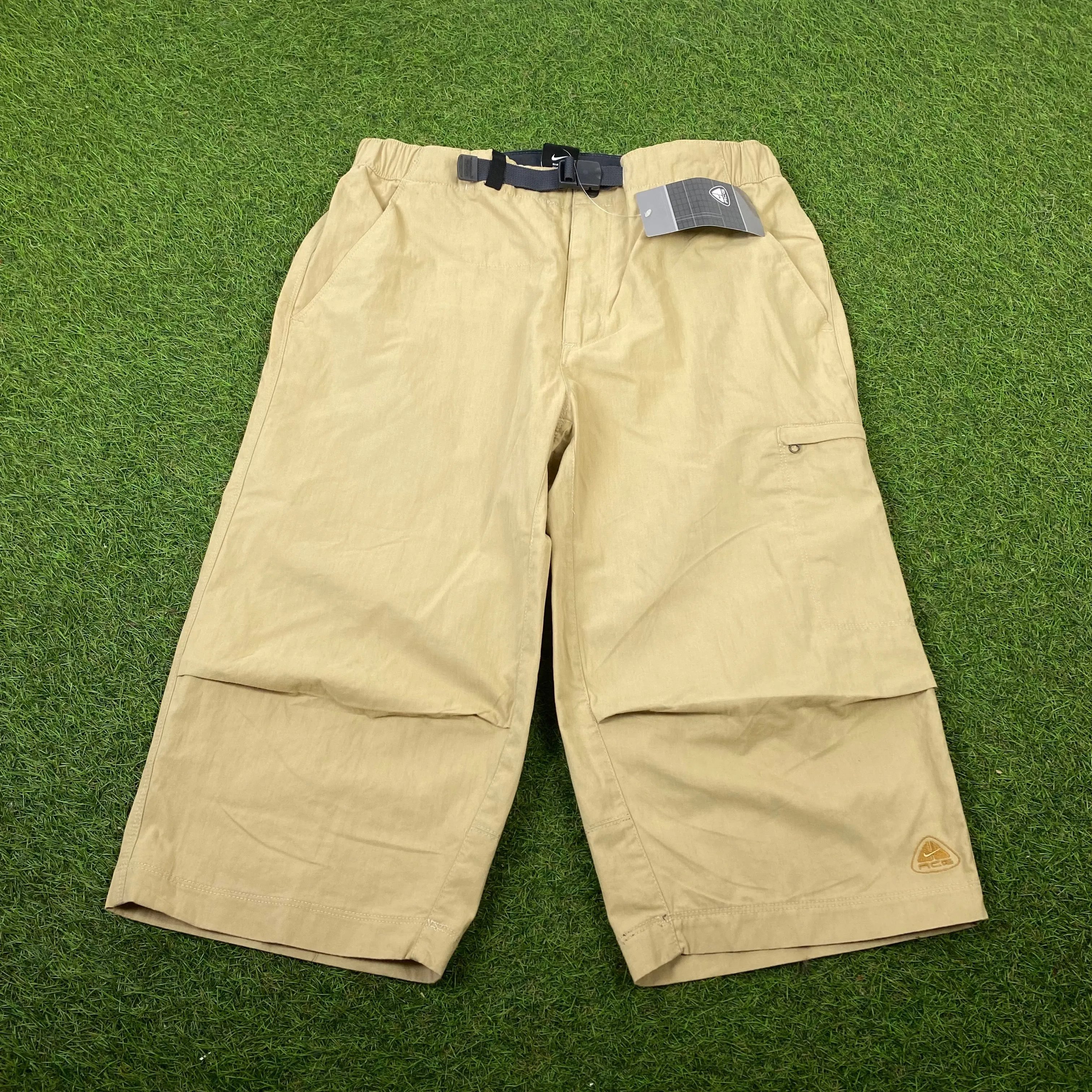 90s Nike ACG Belted Cargo Shorts Brown Small