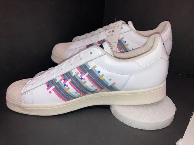 Dead stock in original box adidas superstar 