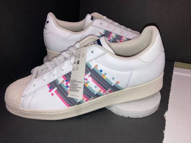 Dead stock in original box adidas superstar 