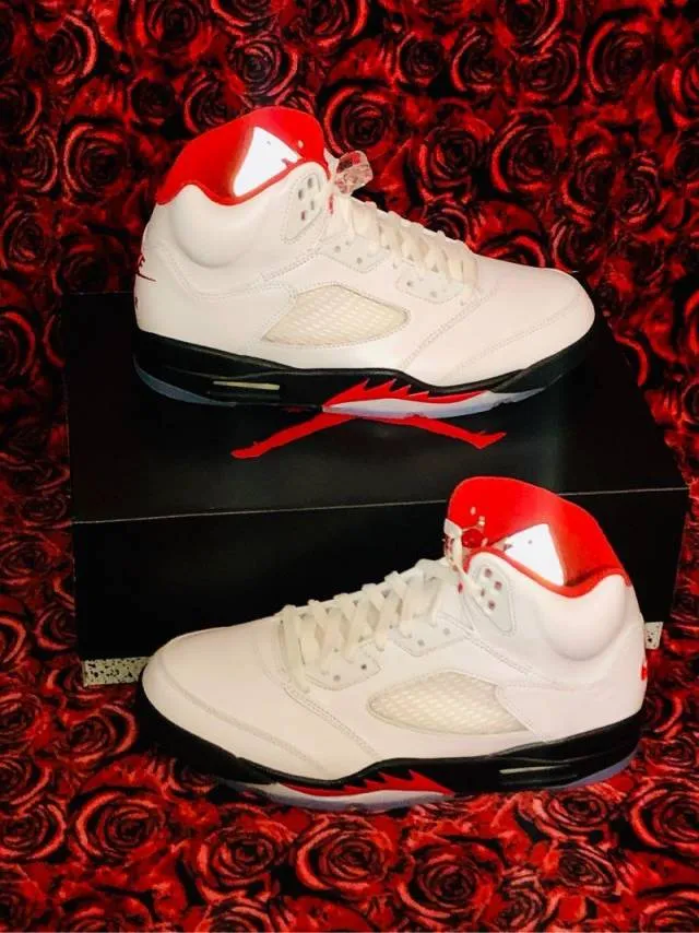 Nike air jordan 5 fire red