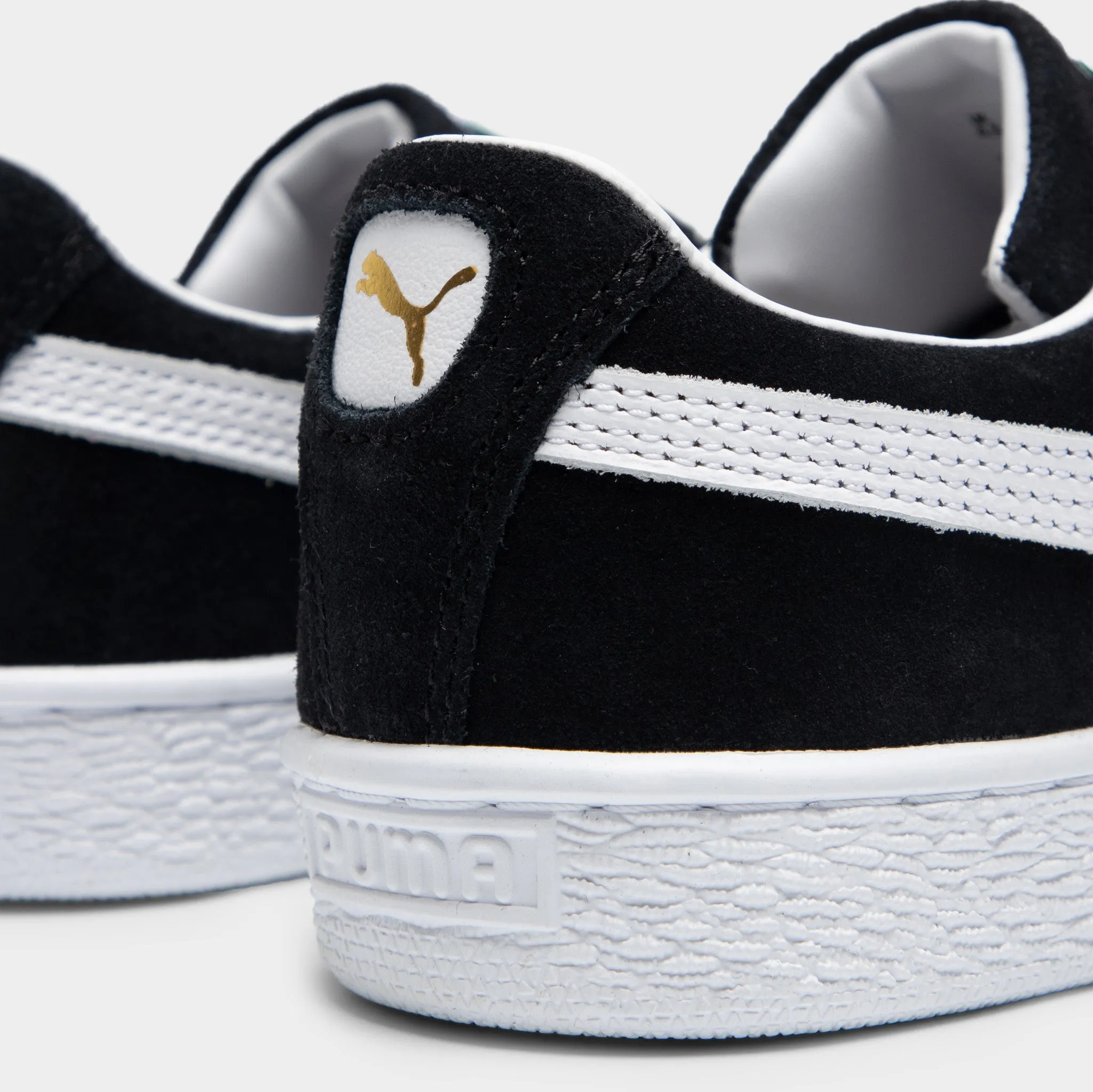 Puma Women's Suede Classic XXI Black / White